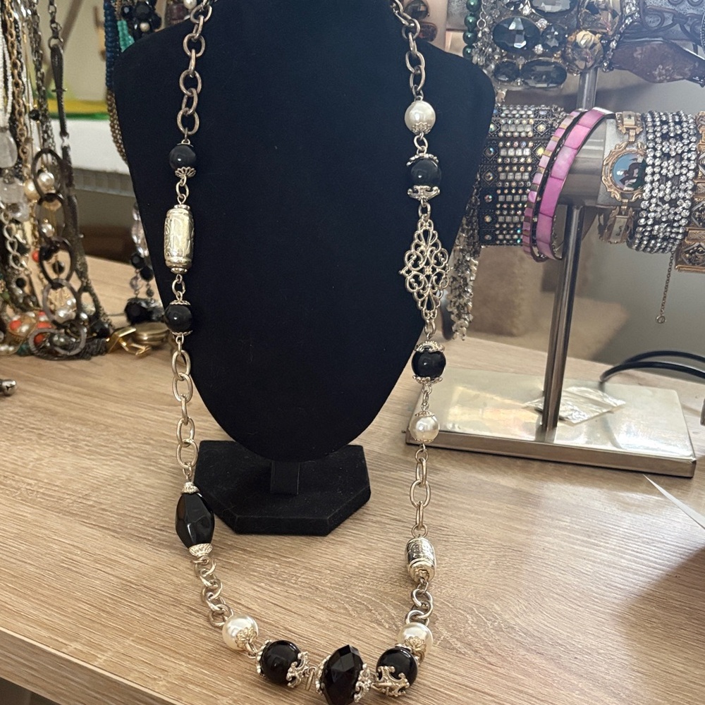 Vintage Renaissance revival design chunky lucite necklace